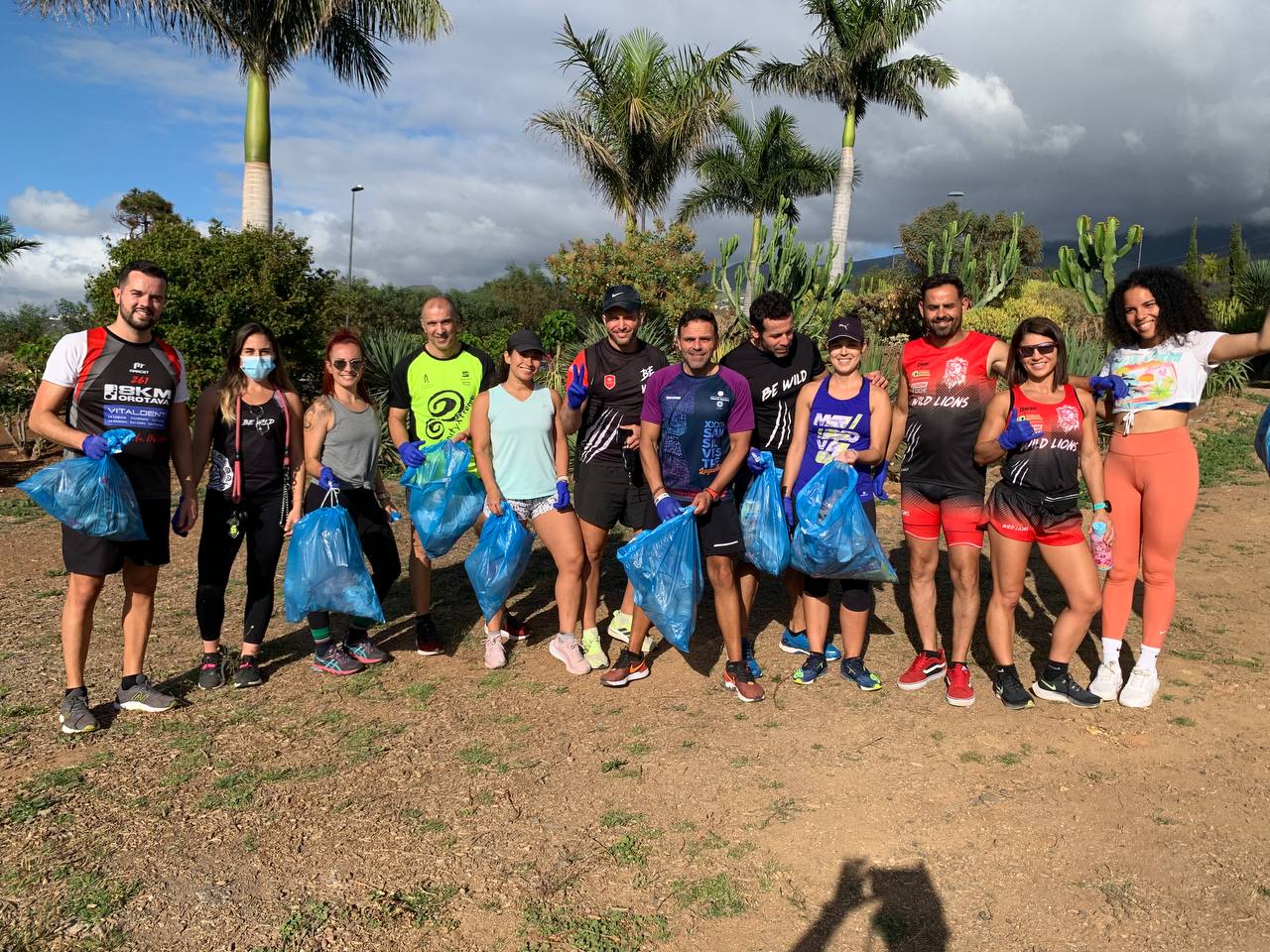 Nueva Moving Chain en conjunto con la manada León del Hara Sport Center. Esta vez recogiendo residuos en Santa Úrsula.