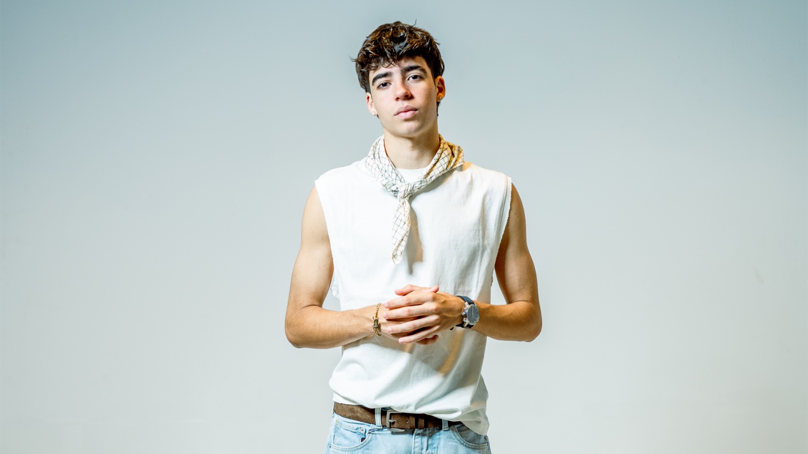 Rayyx, la nueva voz de Canarias, estrena su primer single con Kikazaru y se une al espíritu de Surfing With Me